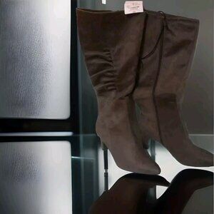 womans Knee High Heel BootsEast 5th Sz 10MBrown Faux Suede  Side Zipper NEW